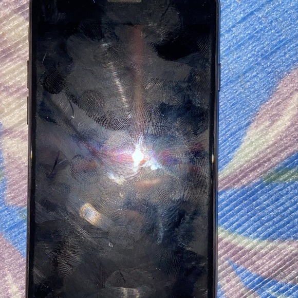 iPhone 7 - Picture 3 of 4